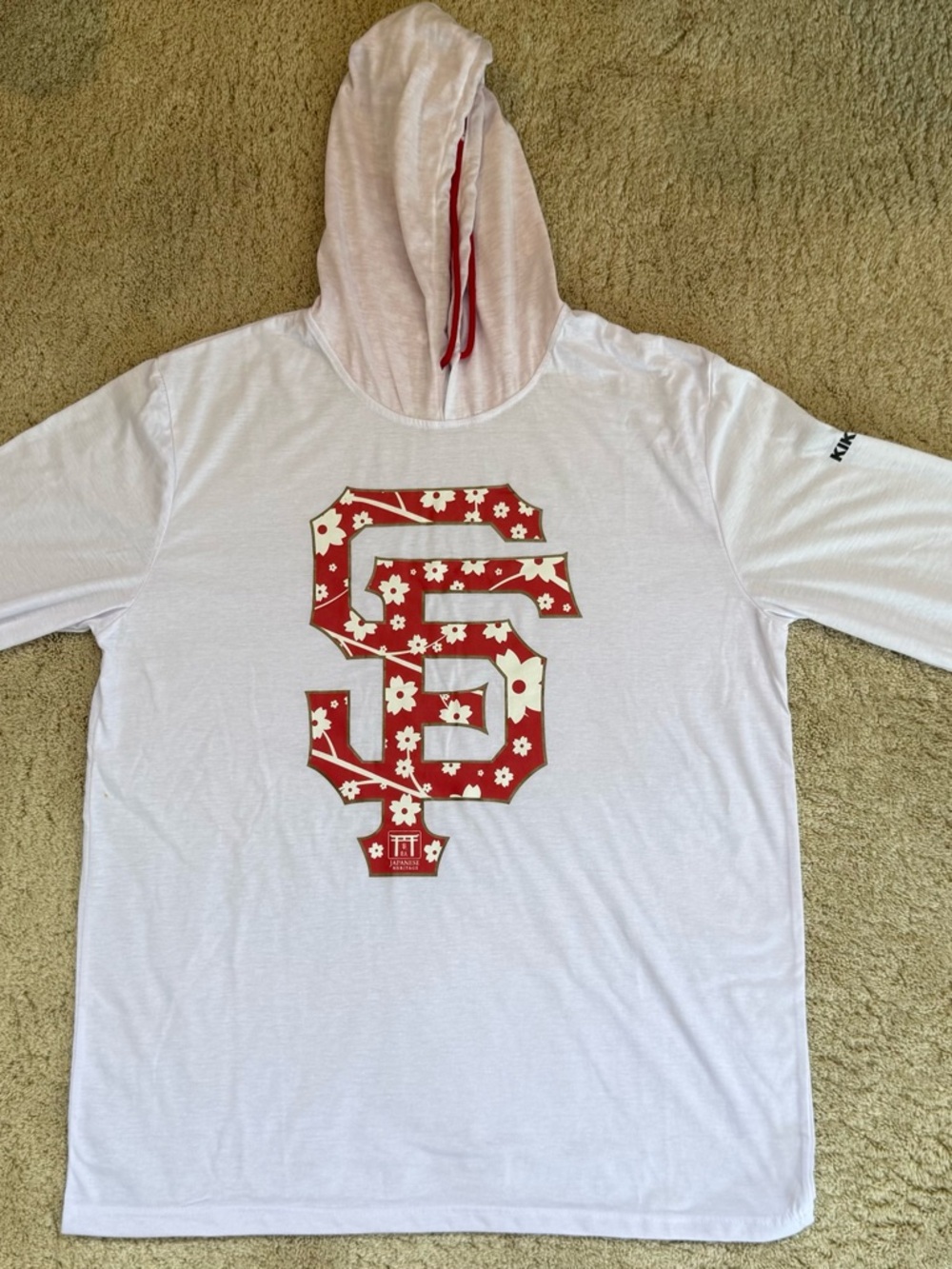 SF Giants SGA, NWOT, lightweight hoodie. Size L